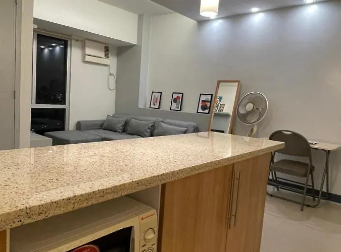 Christine Suites At San Lorenzo Avida Makati * Manilla